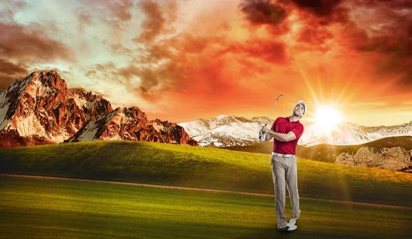 Golf Player in a red shirt — Stock Photo, Image