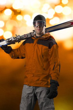 Kayakçı Kayak Takımı tutan