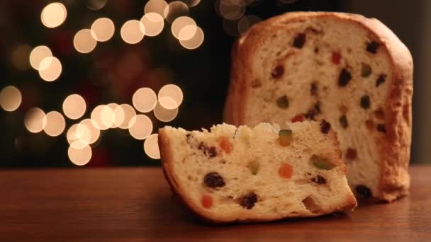 Brazilian panettone, a traditional pastry in Brazilian Christmas, panning. — Stock Video