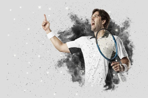 Duman bir patlama dışarı geliyor tenis oyuncusu .