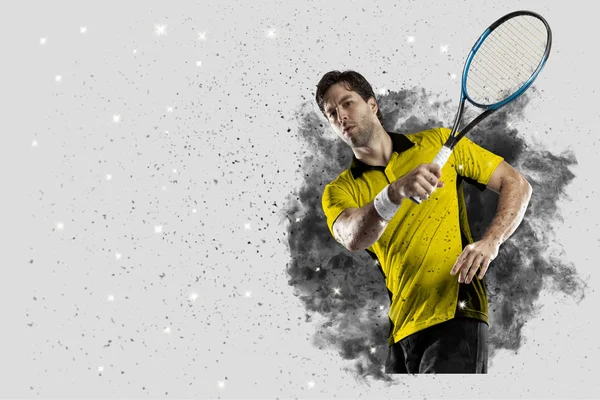 Duman bir patlama dışarı geliyor tenis oyuncusu .