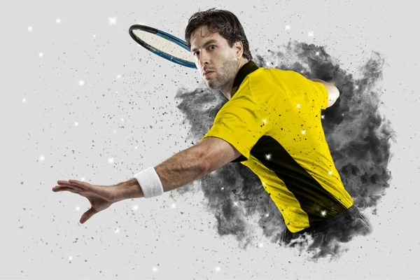 Duman bir patlama dışarı geliyor tenis oyuncusu .