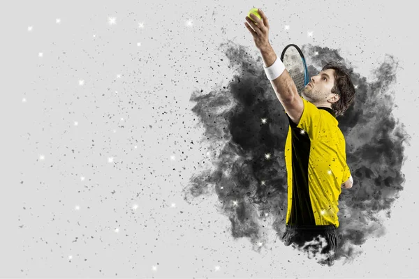 Duman bir patlama dışarı geliyor tenis oyuncusu .