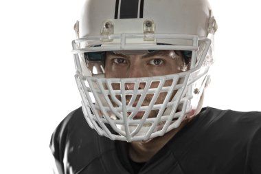 Futbolcu siyah üniforma ile