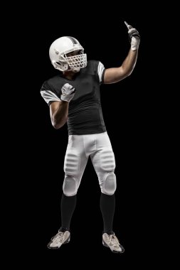 Futbolcu siyah üniforma ile