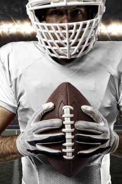 Beyaz üniforma futbolcu