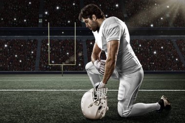 Beyaz üniforma futbolcu