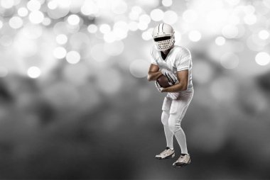 Beyaz üniforma futbolcu