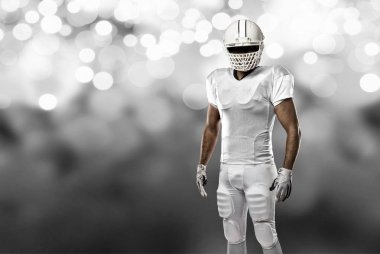 Beyaz üniforma futbolcu