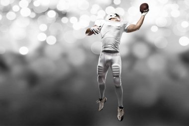 Beyaz üniforma futbolcu