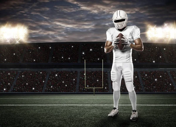 Joueur de football avec un uniforme blanc — Photo