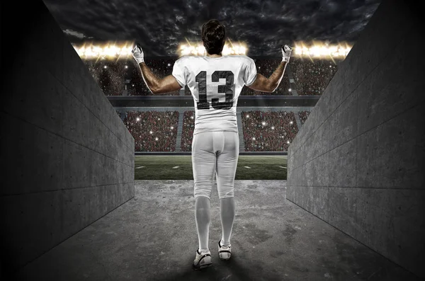 Beyaz üniforma futbolcu