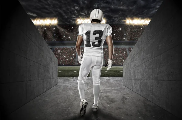 Beyaz üniforma futbolcu