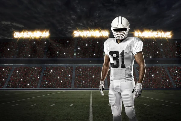 Beyaz üniforma futbolcu