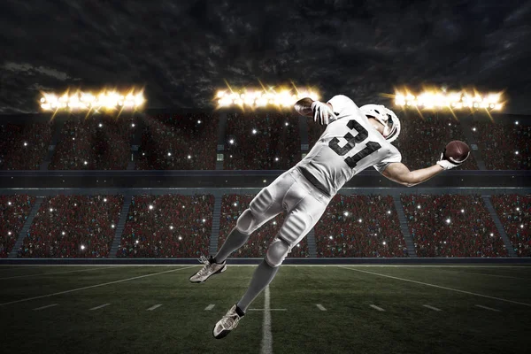 Beyaz üniforma futbolcu