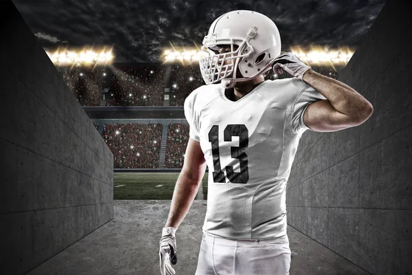 Beyaz üniforma futbolcu