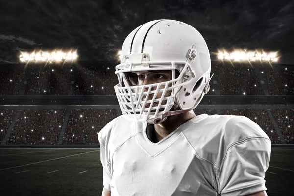 Beyaz üniforma futbolcu