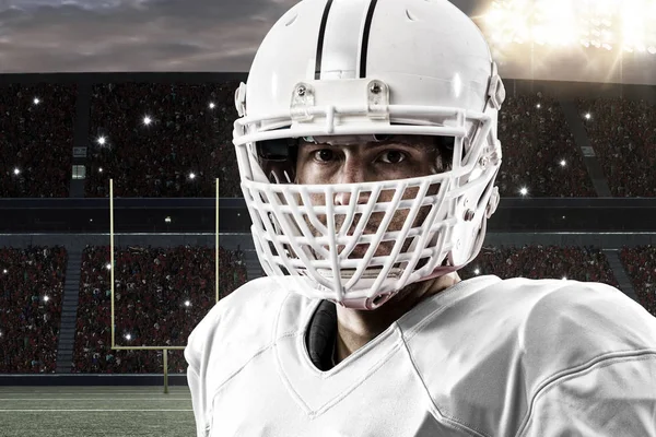 Beyaz üniforma futbolcu