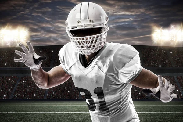 Beyaz üniforma futbolcu