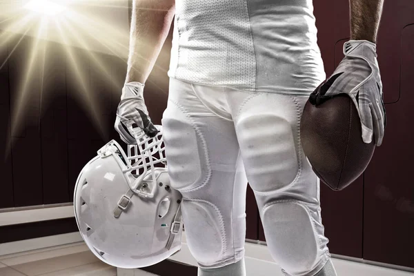 Beyaz üniforma futbolcu