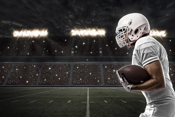 Beyaz üniforma futbolcu