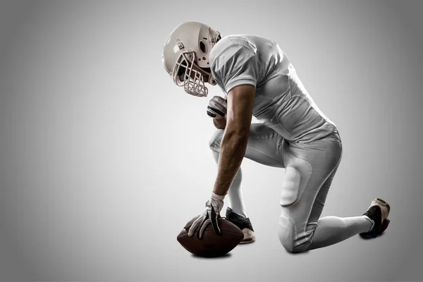 Jugador de fútbol con uniforme blanco — Foto de Stock