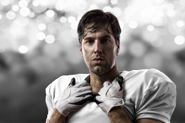 Beyaz üniforma futbolcu