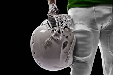 Futbolcu yeşil üniforma ile