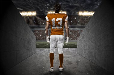 Futbolcu turuncu üniforması