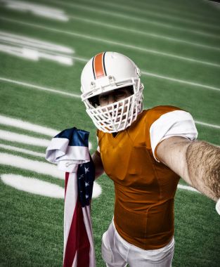 Futbolcu turuncu üniforması