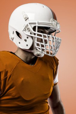 Futbolcu turuncu üniforması