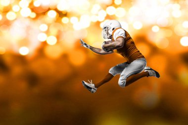 Futbolcu turuncu üniforması