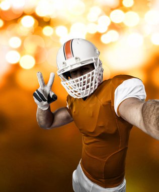 Futbolcu turuncu üniforması