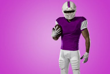 Futbolcu pembe üniforma ile