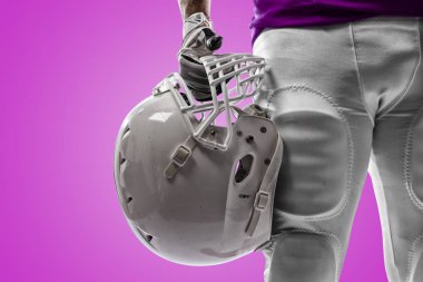 Futbolcu pembe üniforma ile