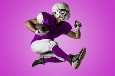 Futbolcu pembe üniforma ile