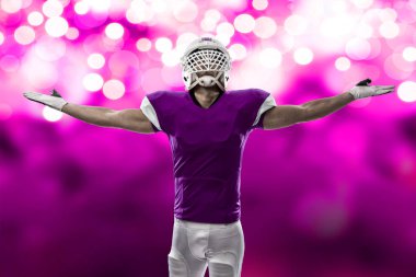 Futbolcu pembe üniforma ile