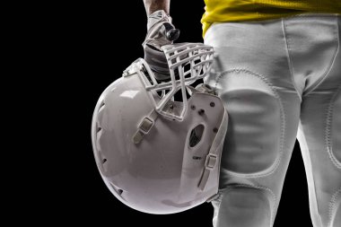 Futbolcu sarı üniforma ile