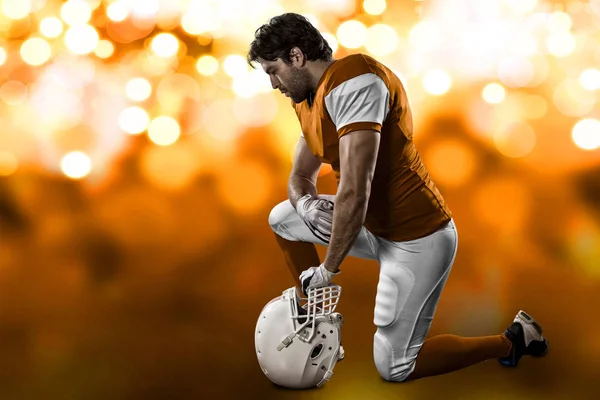 Futbolcu turuncu üniforması