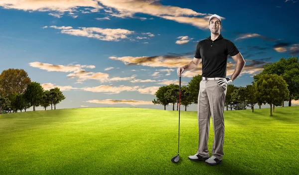 Joueur de golf en chemise noire — Photo