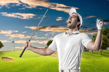 Golf oyuncu Beyaz gömlekli