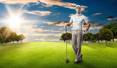 Golf oyuncu Beyaz gömlekli