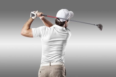 Golf oyuncu Beyaz gömlekli