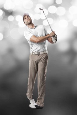 Golf oyuncu Beyaz gömlekli