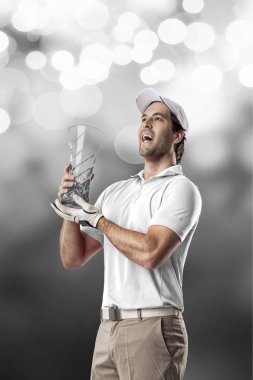 Golf oyuncu Beyaz gömlekli