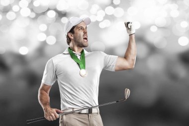 Golf oyuncu Beyaz gömlekli