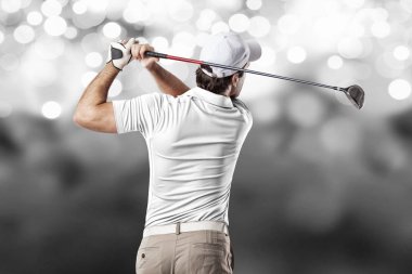 Golf oyuncu Beyaz gömlekli