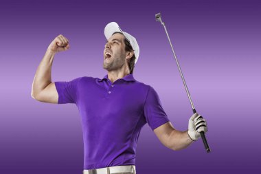 Golf oyuncu mor bir gömlek