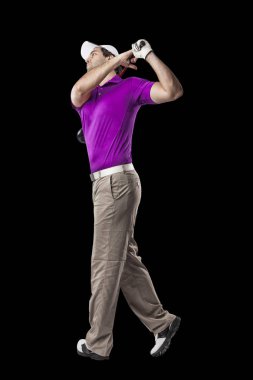 Pembe gömlekli Golf oyuncu