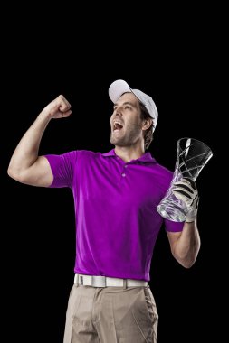 Pembe gömlekli Golf oyuncu